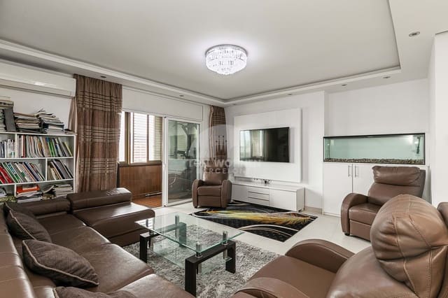 3 bedroom Apartment for sale in Barcelona city with pool - € 798,000 (Ref: 8829701)