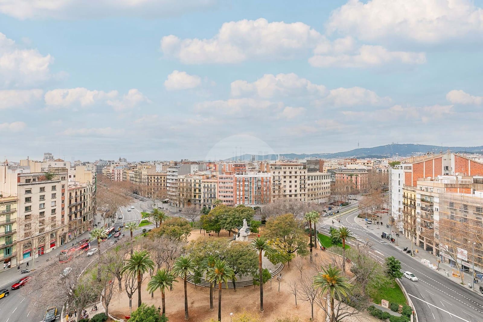 3 bedroom Apartment for sale in Barcelona city with pool - € 798,000 (Ref: 8829701)