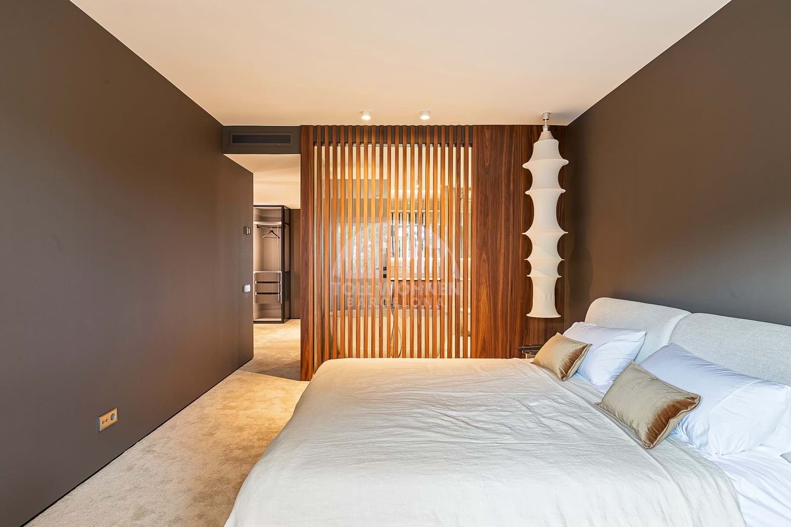 6 bedroom Apartment for sale in Barcelona city with garage - € 2,800,000 (Ref: 8901595)