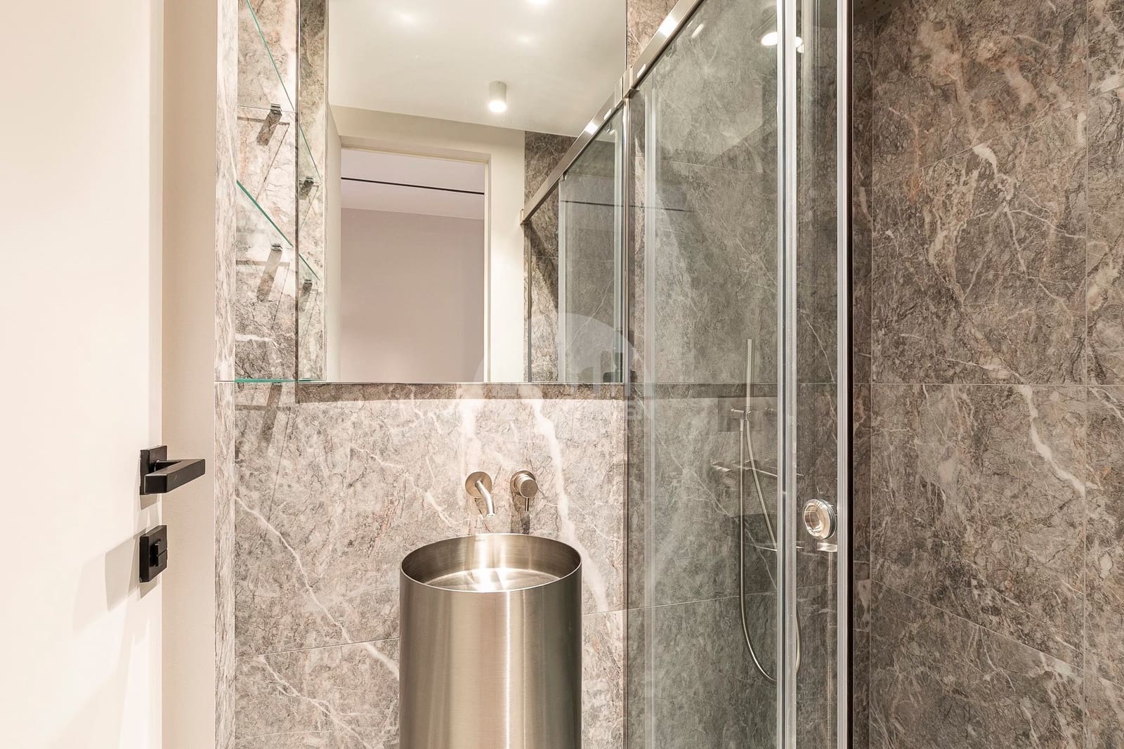 6 bedroom Apartment for sale in Barcelona city with garage - € 2,800,000 (Ref: 8901595)