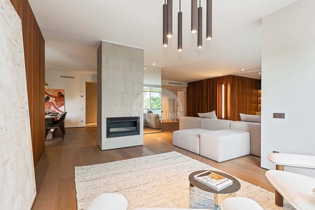 6 bedroom Apartment for sale in Barcelona city with garage - € 2,800,000 (Ref: 8901595)