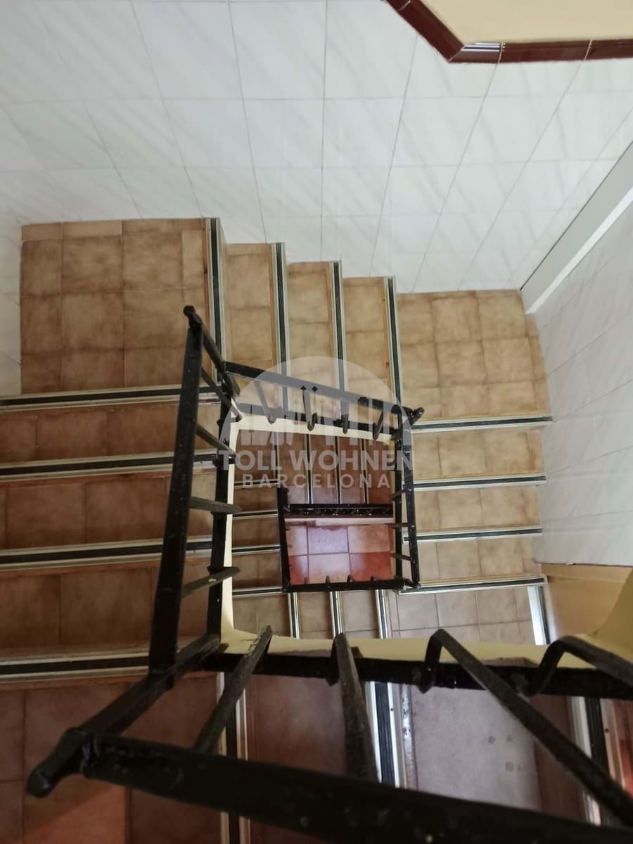 3 bedroom Apartment for sale in Barcelona city - € 465,000 (Ref: 8944873)