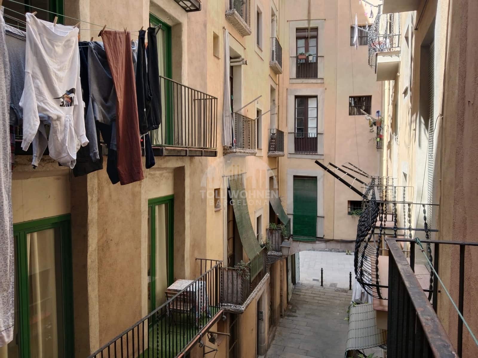 3 bedroom Apartment for sale in Barcelona city - € 465,000 (Ref: 8944873)