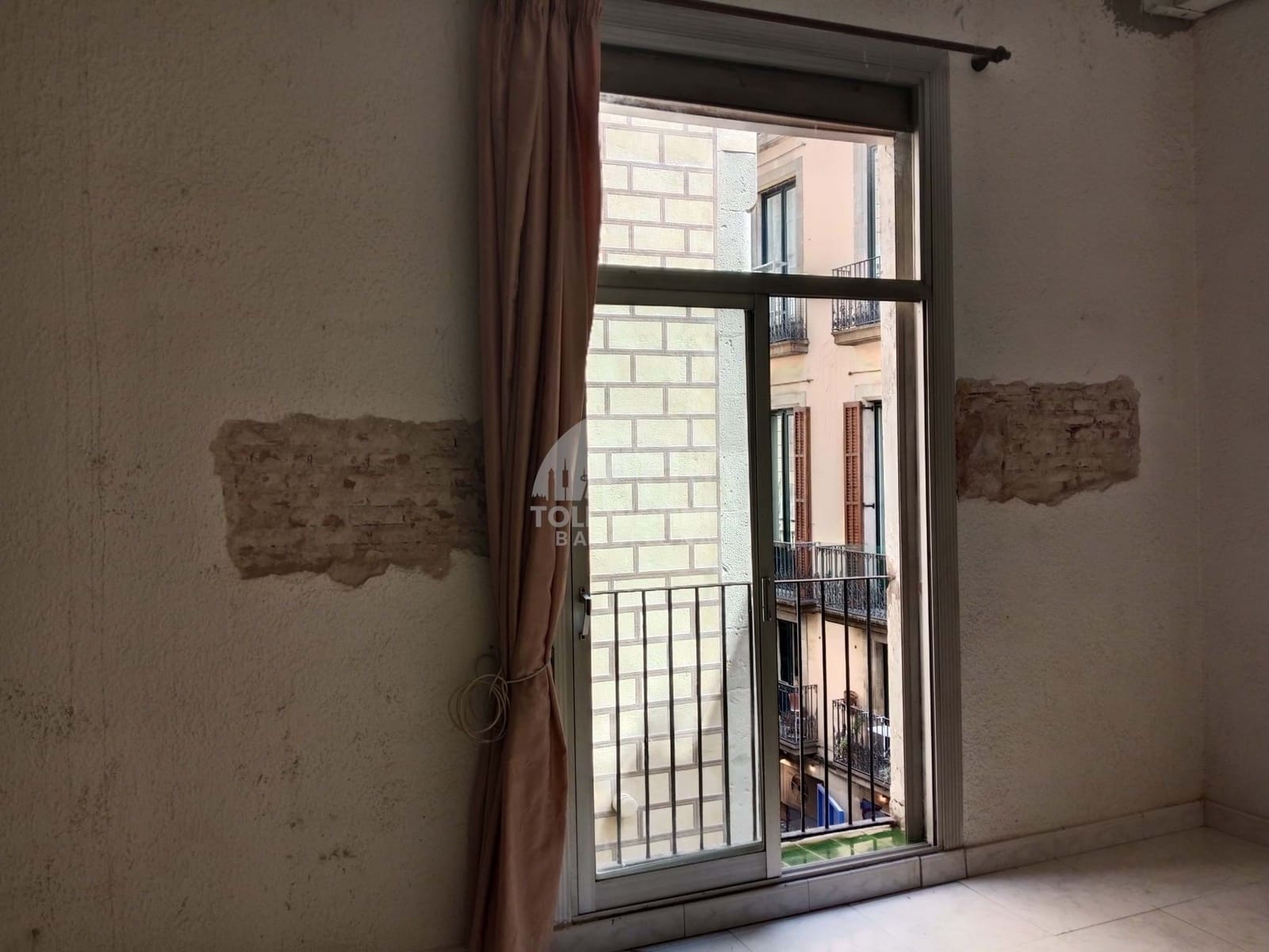 3 bedroom Apartment for sale in Barcelona city - € 465,000 (Ref: 8944873)