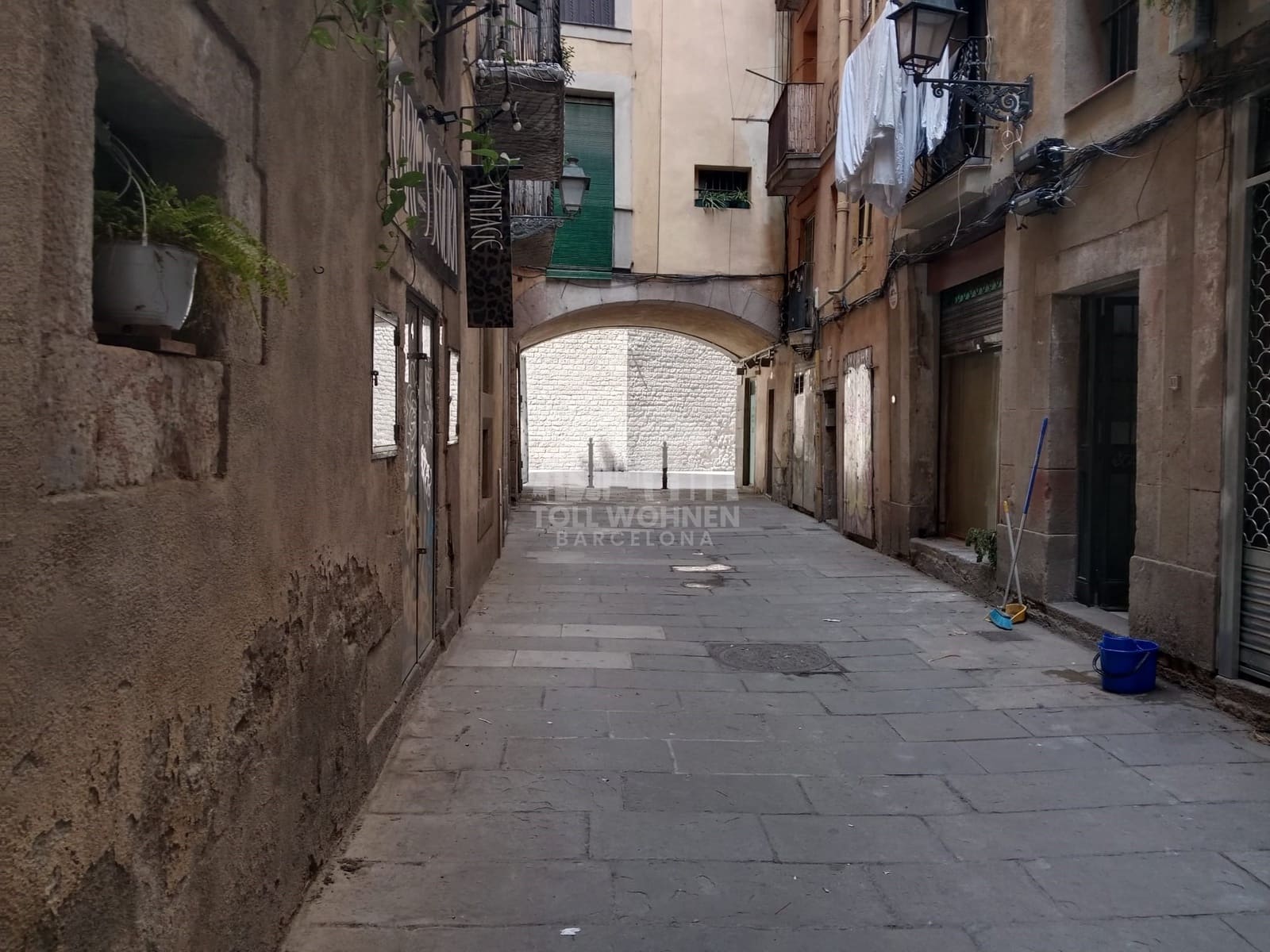 3 bedroom Apartment for sale in Barcelona city - € 465,000 (Ref: 8944873)