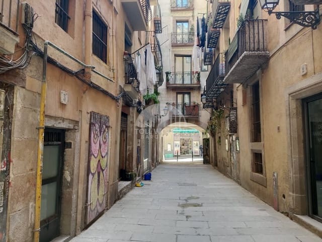 3 bedroom Apartment for sale in Barcelona city - € 465,000 (Ref: 8944873)