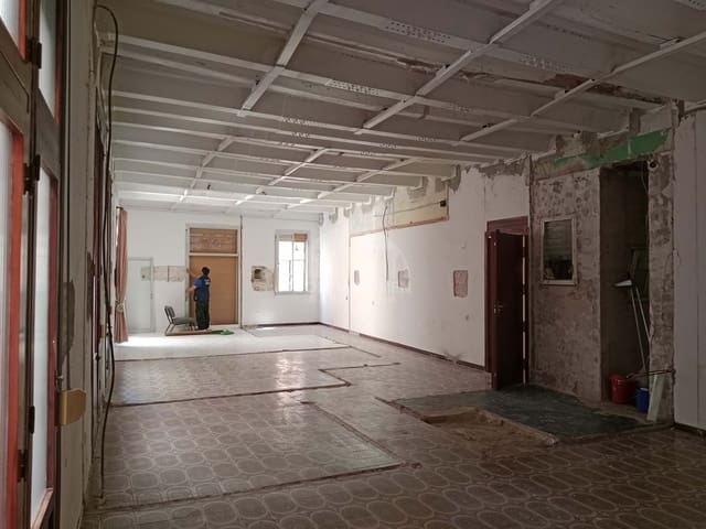 3 bedroom Apartment for sale in Barcelona city - € 465,000 (Ref: 8944873)