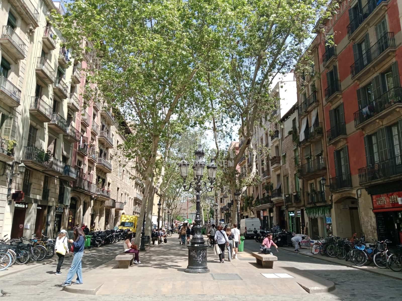 3 bedroom Apartment for sale in Barcelona city - € 465,000 (Ref: 8944873)