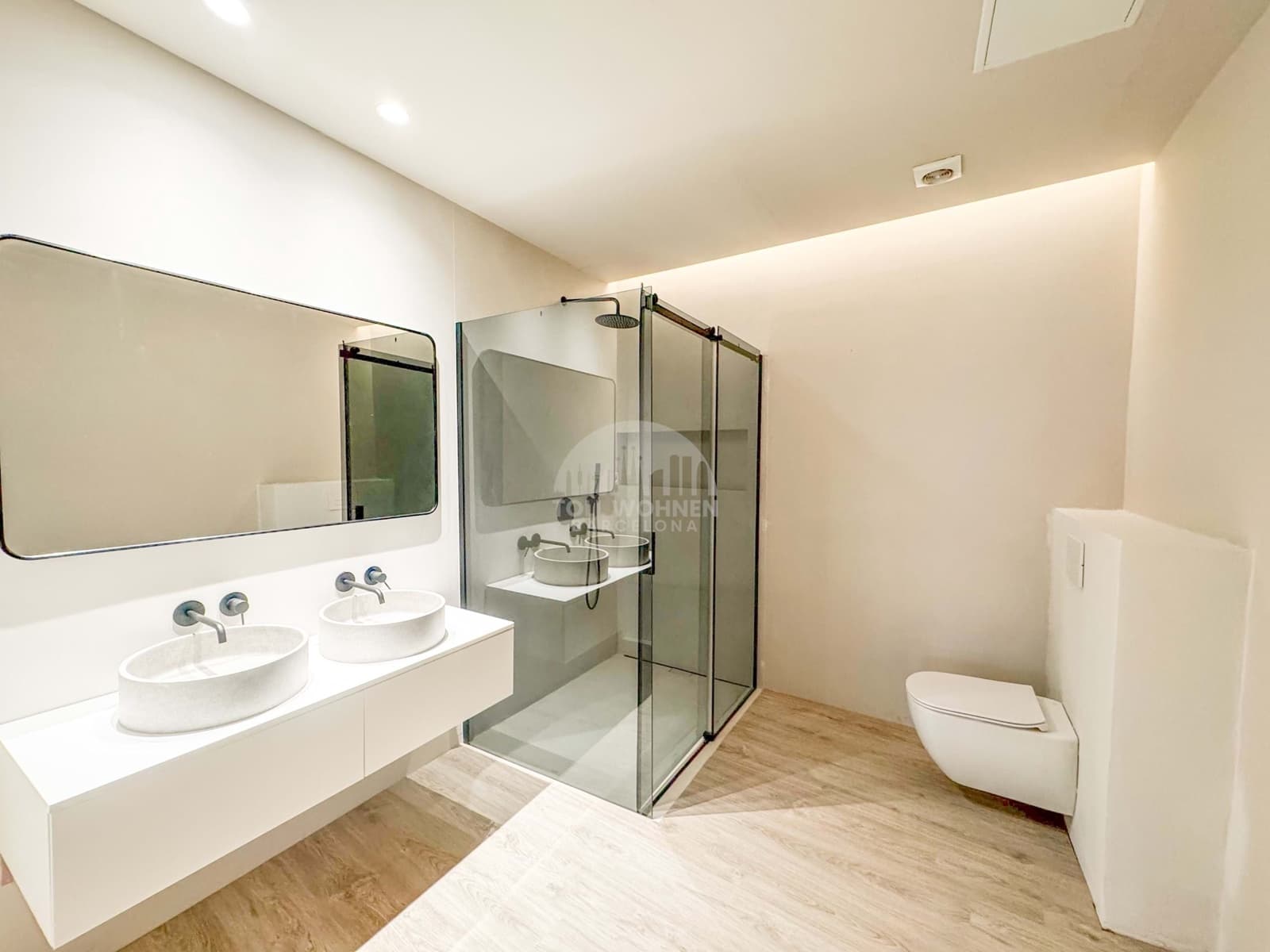 2 bedroom Apartment for sale in Barcelona city - € 645,000 (Ref: 9022269)