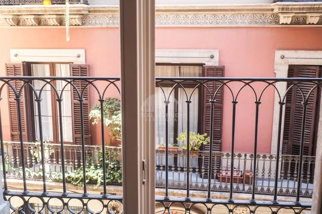 2 soveværelse Lejlighed til salg i Barcelona by - € 645.000 (Ref: 9022269)