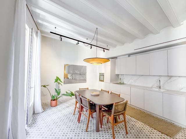 2 soveværelse Lejlighed til salg i Barcelona by - € 645.000 (Ref: 9022269)