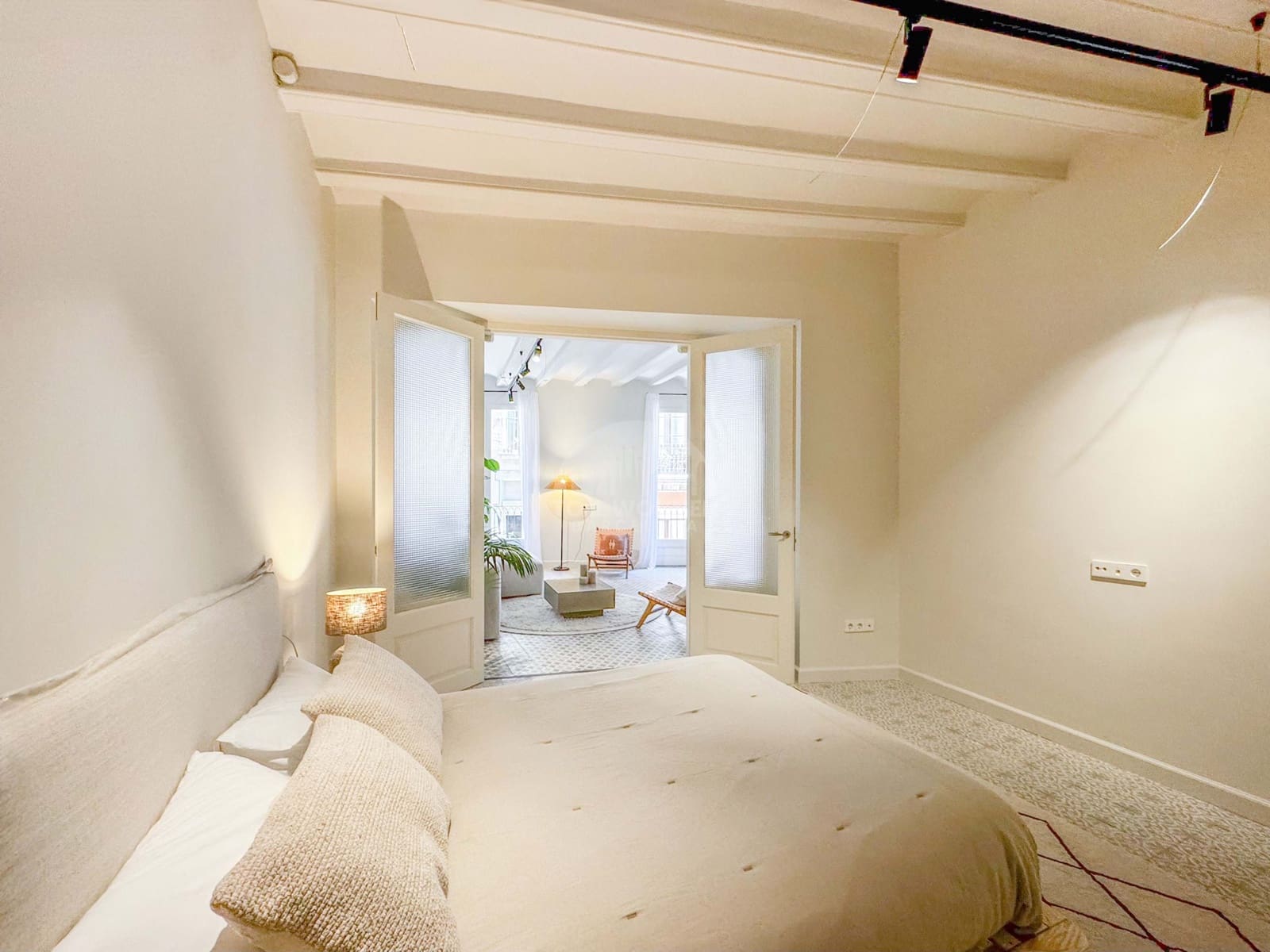 2 bedroom Apartment for sale in Barcelona city - € 645,000 (Ref: 9022269)