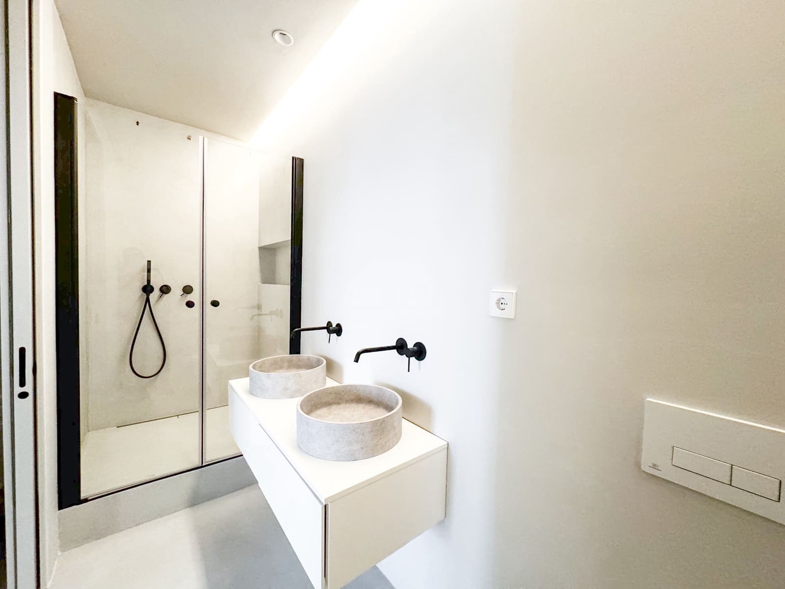 3 bedroom Apartment for sale in Barcelona city - € 745,000 (Ref: 9041374)