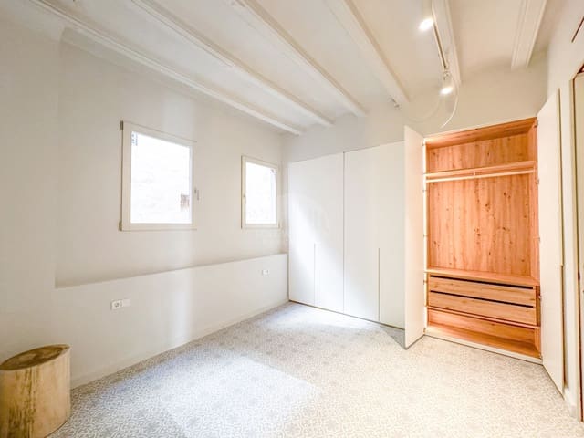 3 bedroom Apartment for sale in Barcelona city - € 745,000 (Ref: 9041374)