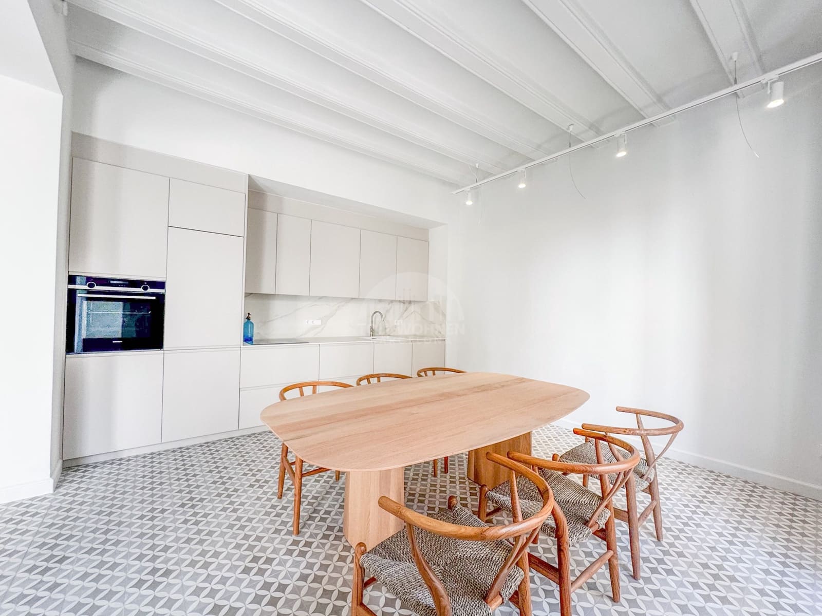 3 bedroom Apartment for sale in Barcelona city - € 745,000 (Ref: 9041374)