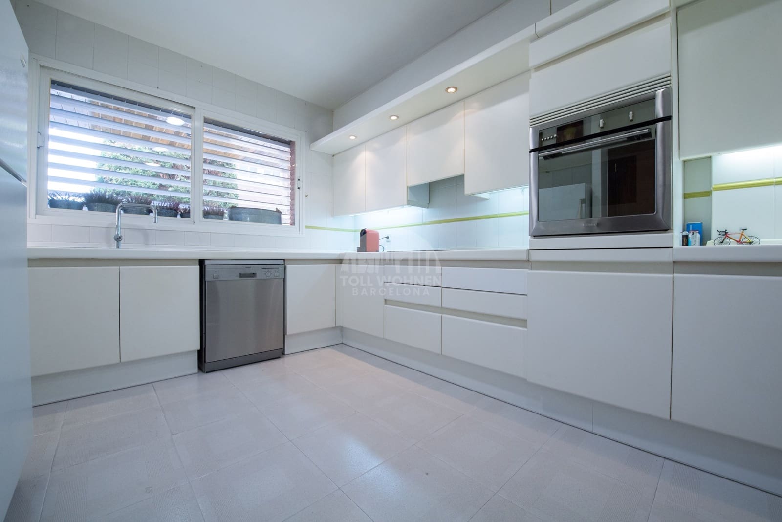 5 soveværelse Byhus til salg i Sant Cugat del Valles med swimmingpool garage - € 1.495.000 (Ref: 9126261)