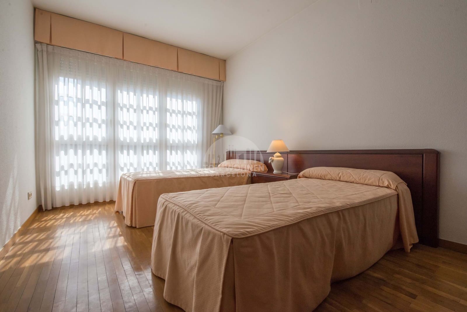 5 soveværelse Byhus til salg i Sant Cugat del Valles med swimmingpool garage - € 1.495.000 (Ref: 9126261)