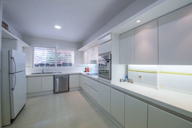 5 chambre Maison de Ville à vendre à Sant Cugat del Vallès avec piscine garage - 1 495 000 € (Ref: 9126261)