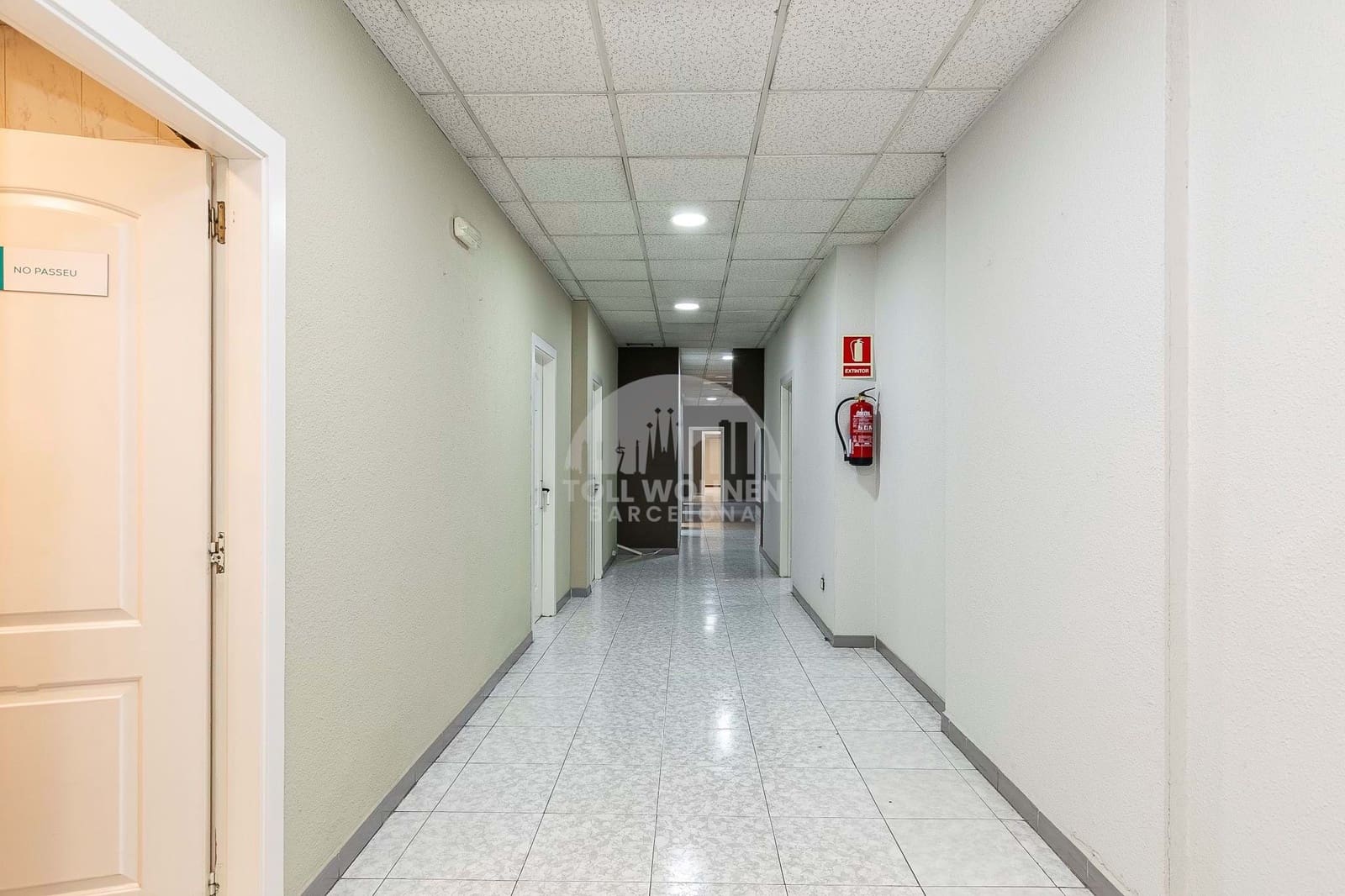 Erhverv til leje i Barcelona by - € 3.900 (Ref: 9228921)