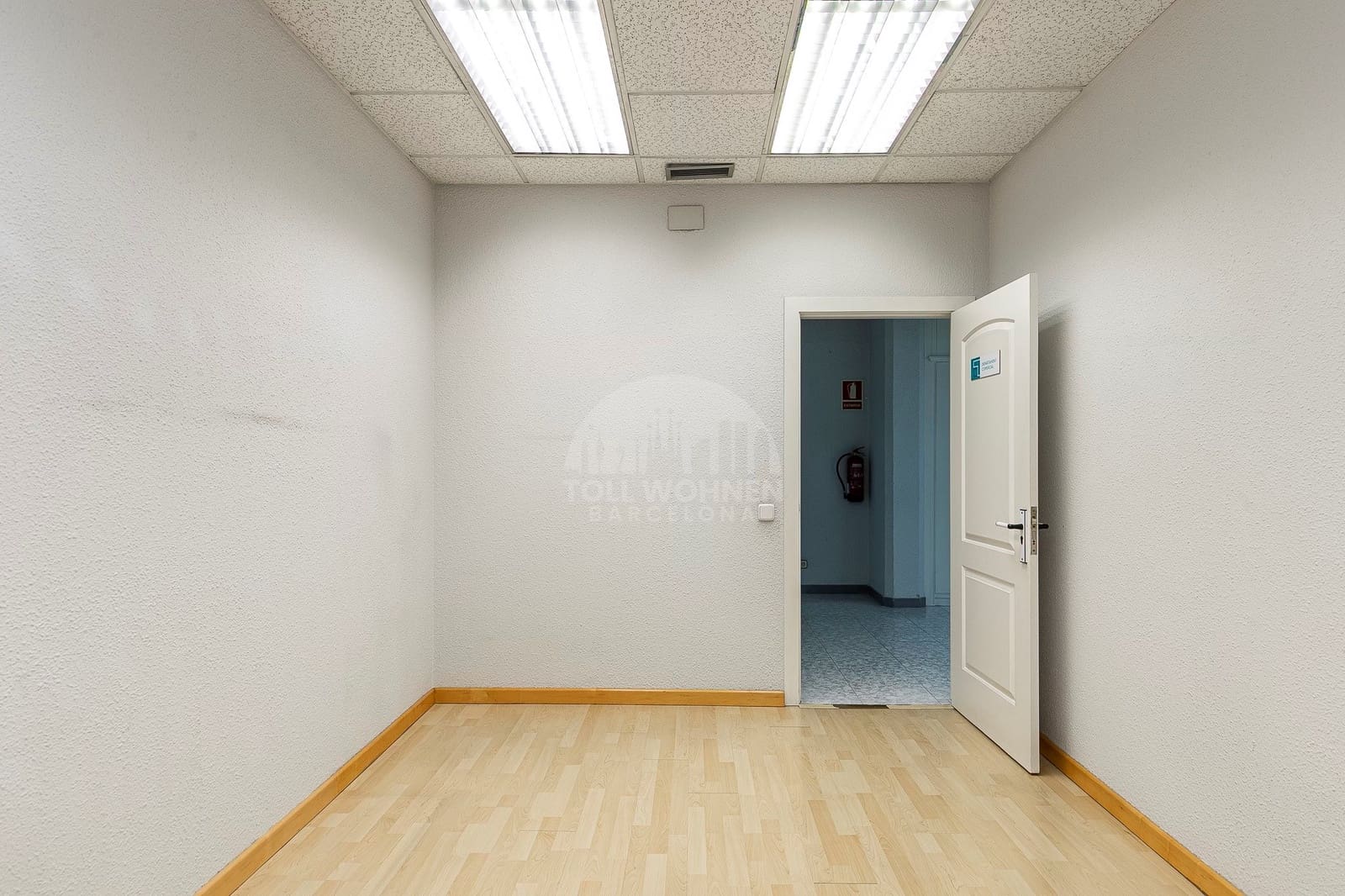 Erhverv til leje i Barcelona by - € 3.900 (Ref: 9228921)