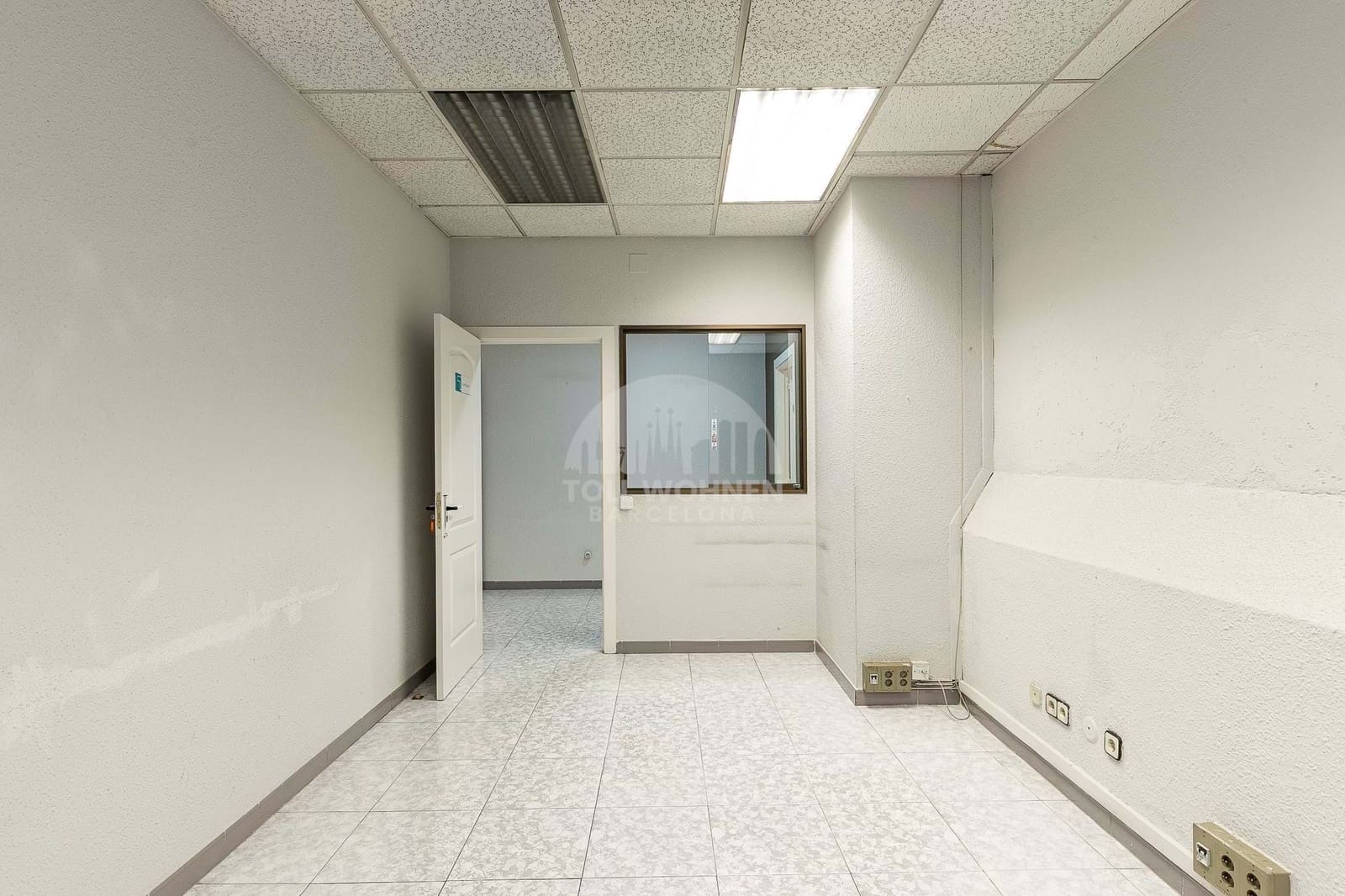 Erhverv til leje i Barcelona by - € 3.900 (Ref: 9228921)