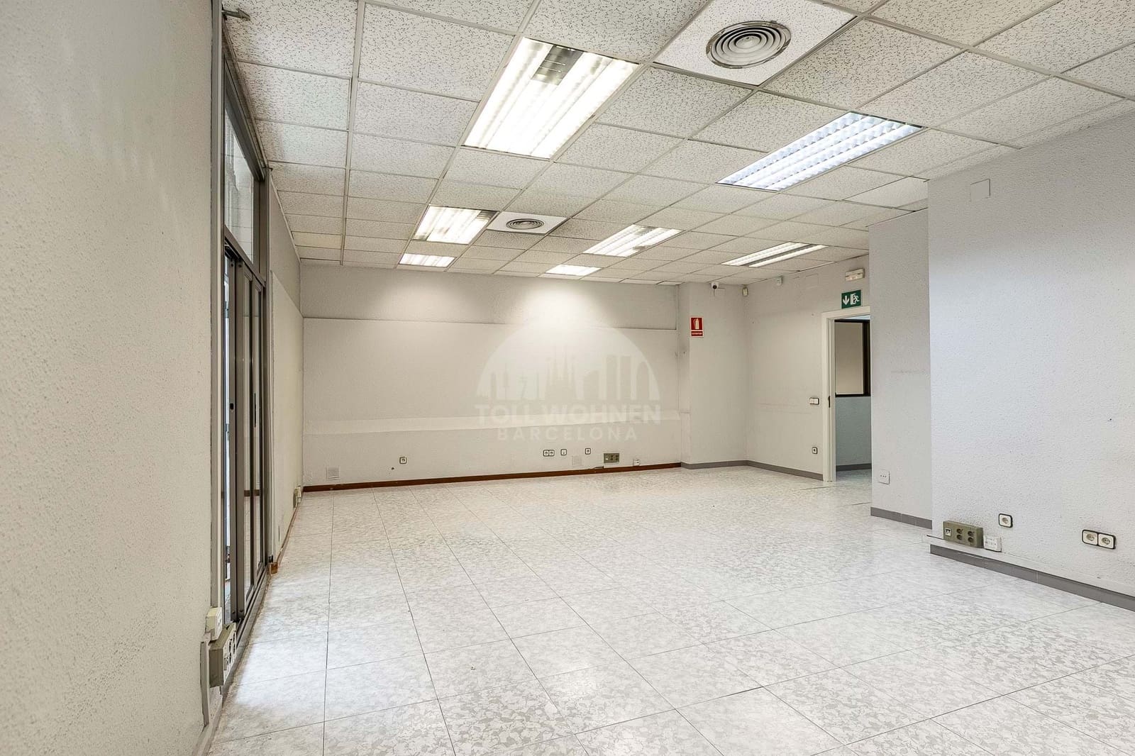 Erhverv til leje i Barcelona by - € 3.900 (Ref: 9228921)