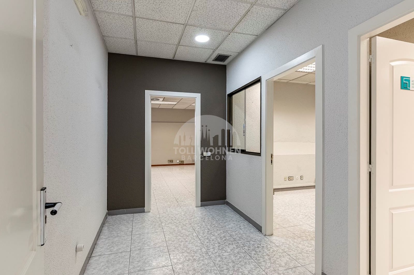 Erhverv til leje i Barcelona by - € 3.900 (Ref: 9228921)