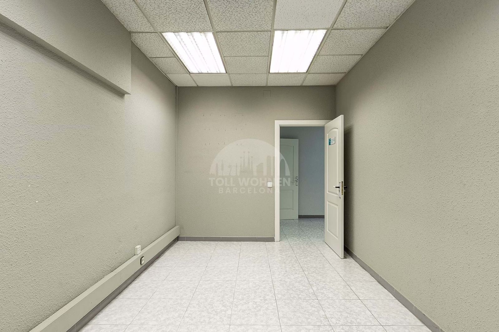 Erhverv til leje i Barcelona by - € 3.900 (Ref: 9228921)