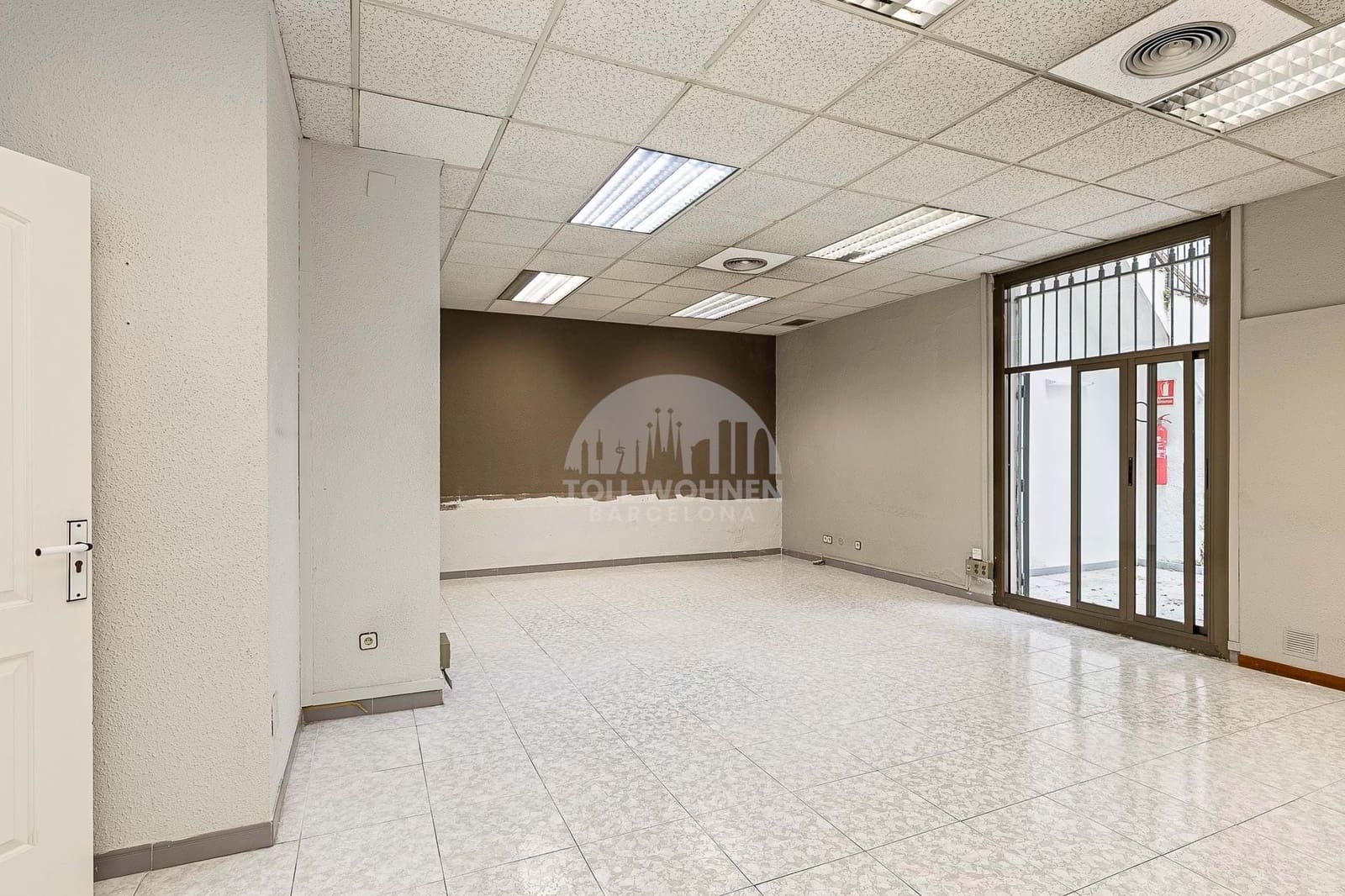 Erhverv til leje i Barcelona by - € 3.900 (Ref: 9228921)