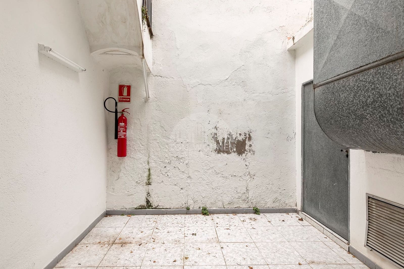 Erhverv til leje i Barcelona by - € 3.900 (Ref: 9228921)