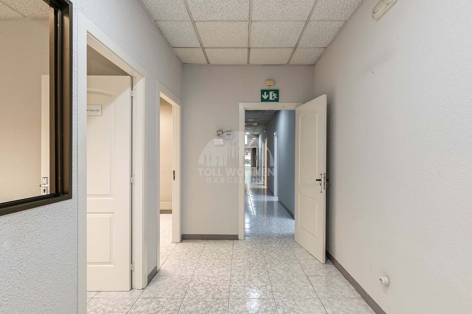 Erhverv til leje i Barcelona by - € 3.900 (Ref: 9228921)