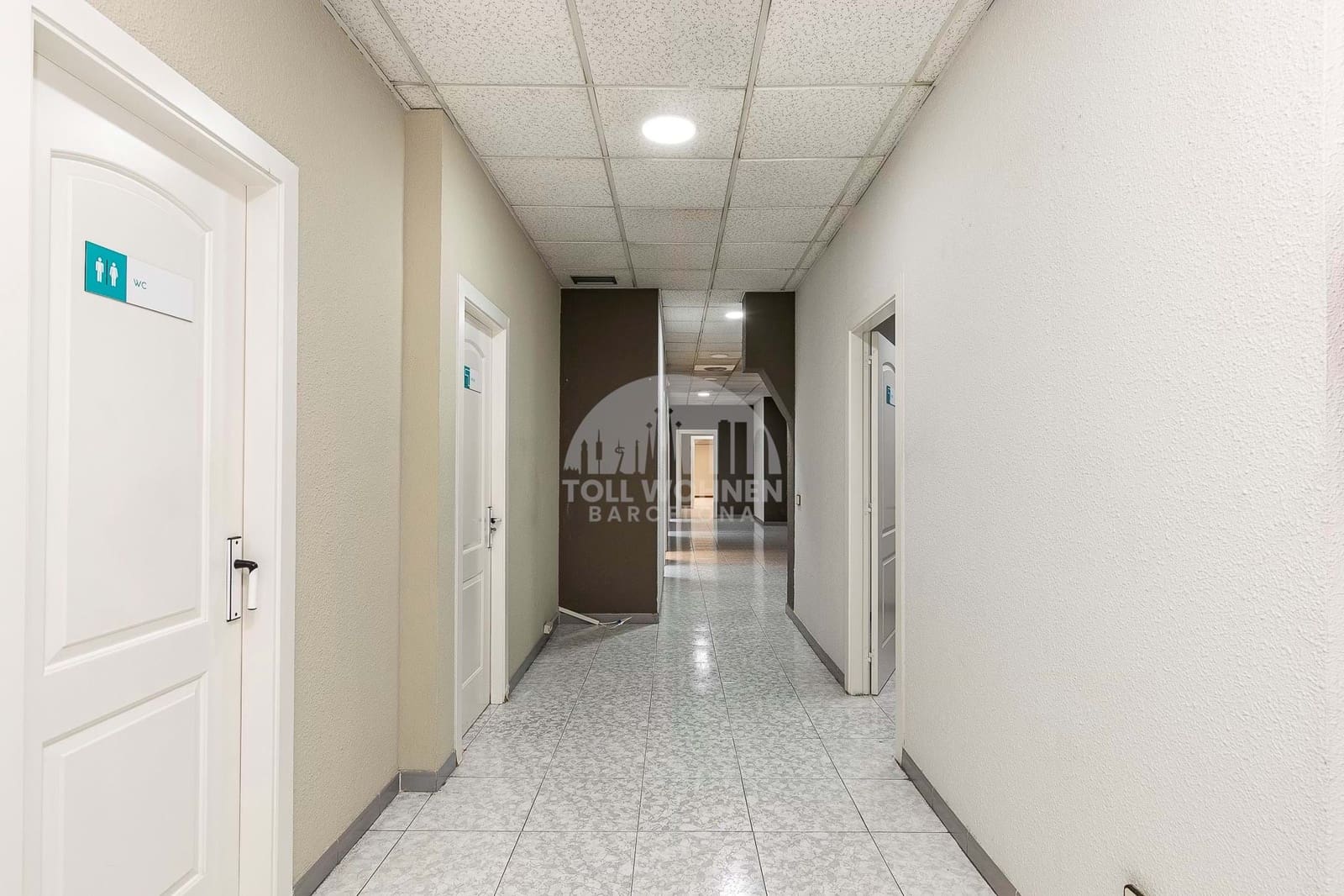 Erhverv til leje i Barcelona by - € 3.900 (Ref: 9228921)