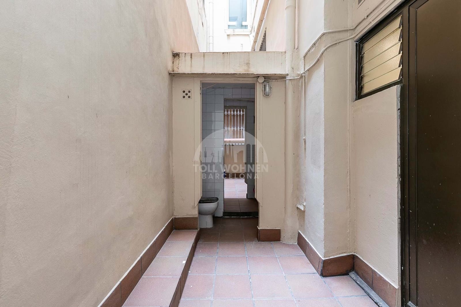 Erhverv til leje i Barcelona by - € 3.900 (Ref: 9228921)