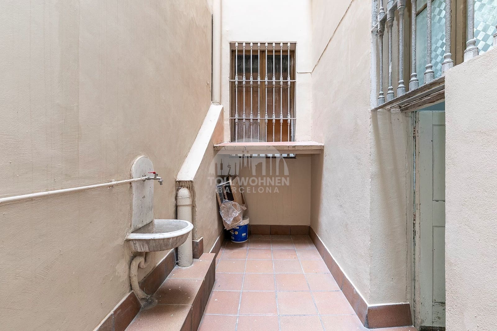 Erhverv til leje i Barcelona by - € 3.900 (Ref: 9228921)