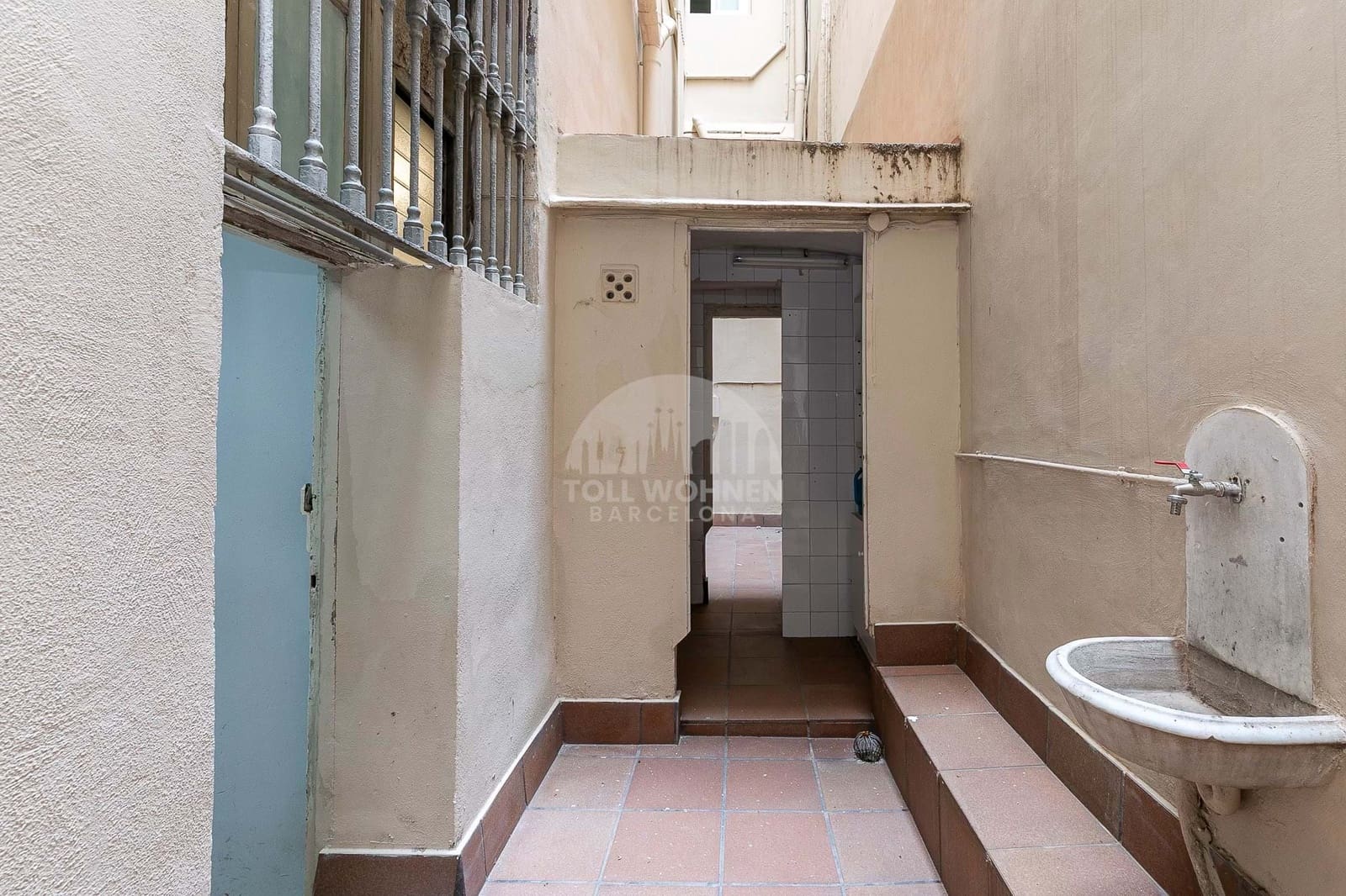 Erhverv til leje i Barcelona by - € 3.900 (Ref: 9228921)