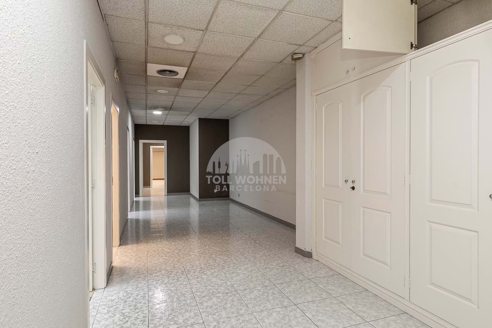 Erhverv til leje i Barcelona by - € 3.900 (Ref: 9228921)