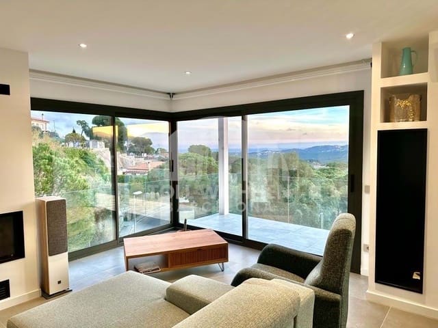 5 Zimmer Villa zu verkaufen in Lloret de Mar mit Pool Garage - 869.500 € (Ref: 9249049)