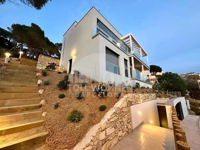 5 Zimmer Villa zu verkaufen in Lloret de Mar mit Pool Garage - 869.500 € (Ref: 9249049)