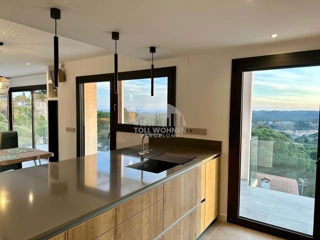 5 Zimmer Villa zu verkaufen in Lloret de Mar mit Pool Garage - 869.500 € (Ref: 9249049)