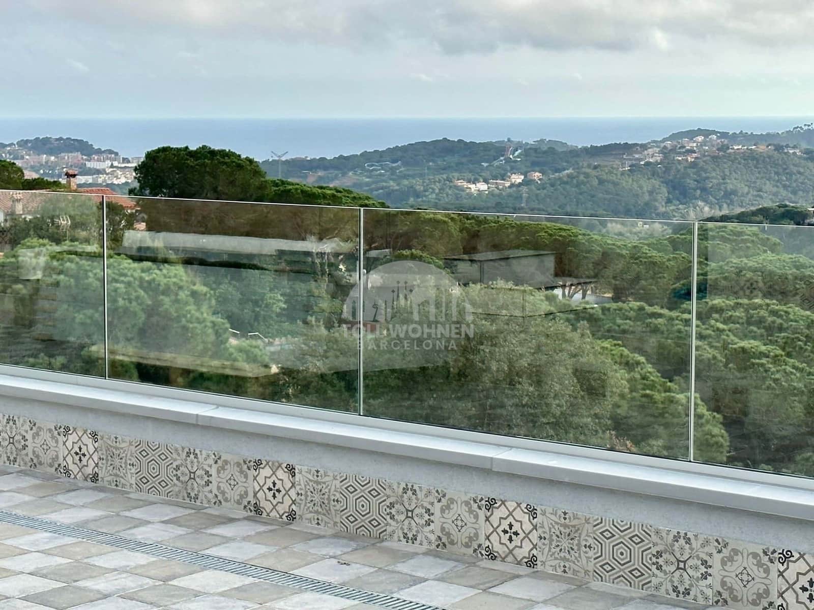 5 makuuhuone Huvila myytävänä paikassa Lloret de Mar mukana uima-altaan 
autotalli - 869 500 € (Ref: 9249049)