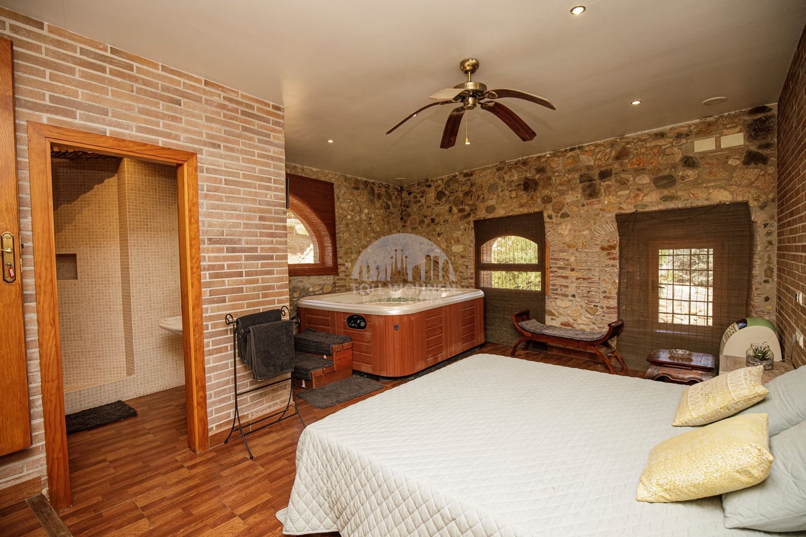 15 bedroom Finca/Country House for sale in Calonge i Sant Antoni with garage - € 2,950,000 (Ref: 9254570)