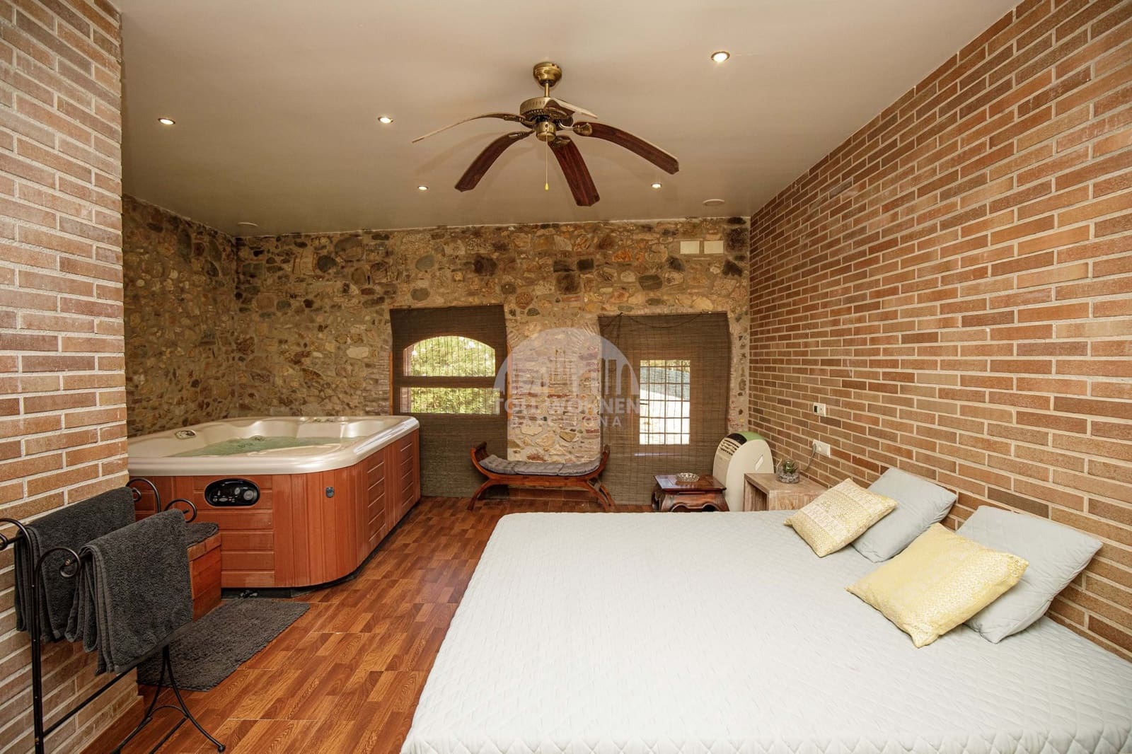 15 bedroom Finca/Country House for sale in Calonge i Sant Antoni with garage - € 2,950,000 (Ref: 9254570)