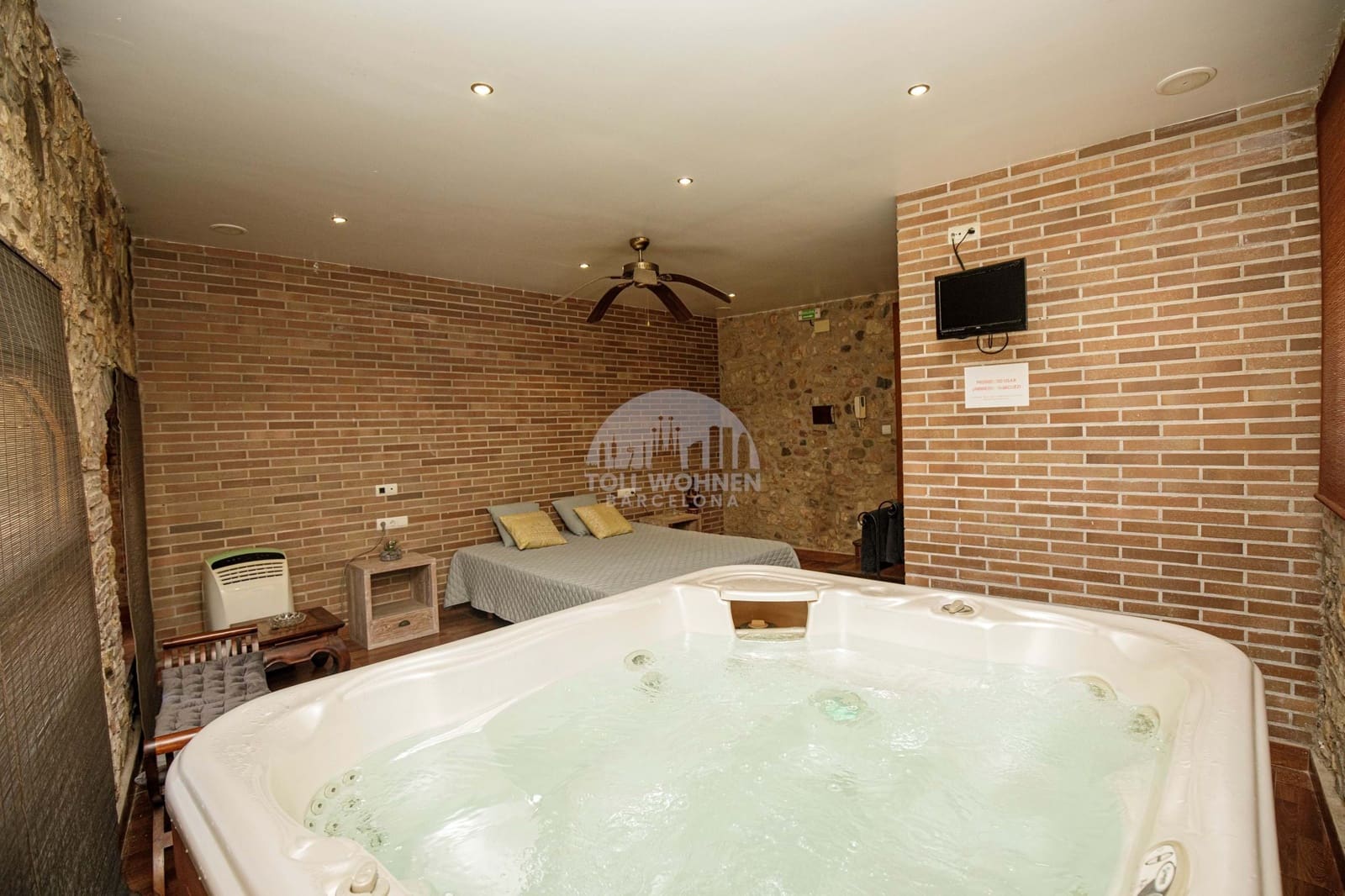 15 bedroom Finca/Country House for sale in Calonge i Sant Antoni with garage - € 2,950,000 (Ref: 9254570)