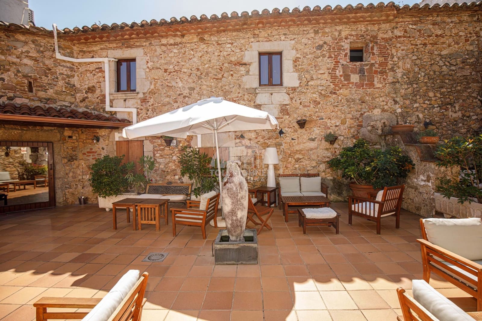 15 bedroom Finca/Country House for sale in Calonge i Sant Antoni with garage - € 2,950,000 (Ref: 9254570)