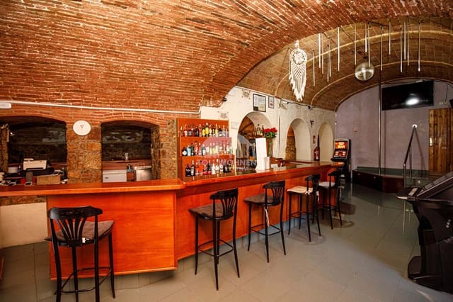 15 bedroom Finca/Country House for sale in Calonge i Sant Antoni with garage - € 2,950,000 (Ref: 9254570)