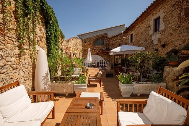 15 bedroom Finca/Country House for sale in Calonge i Sant Antoni with garage - € 2,550,000 (Ref: 9254570)