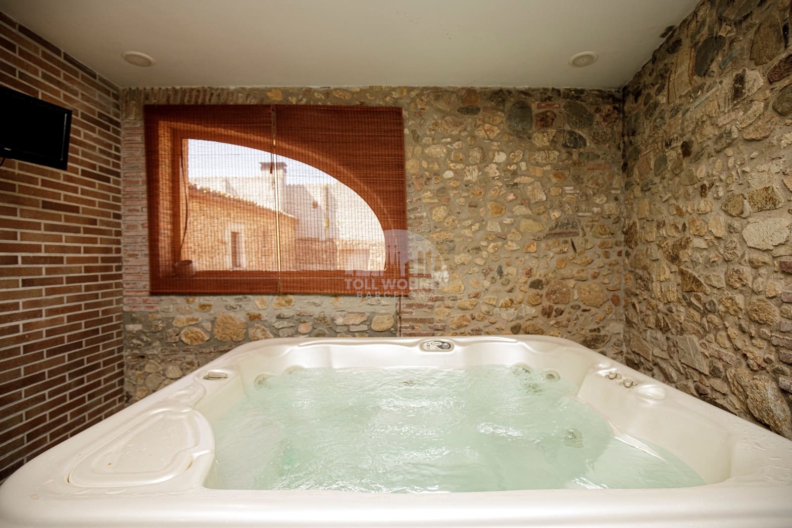 15 bedroom Finca/Country House for sale in Calonge i Sant Antoni with garage - € 2,950,000 (Ref: 9254570)