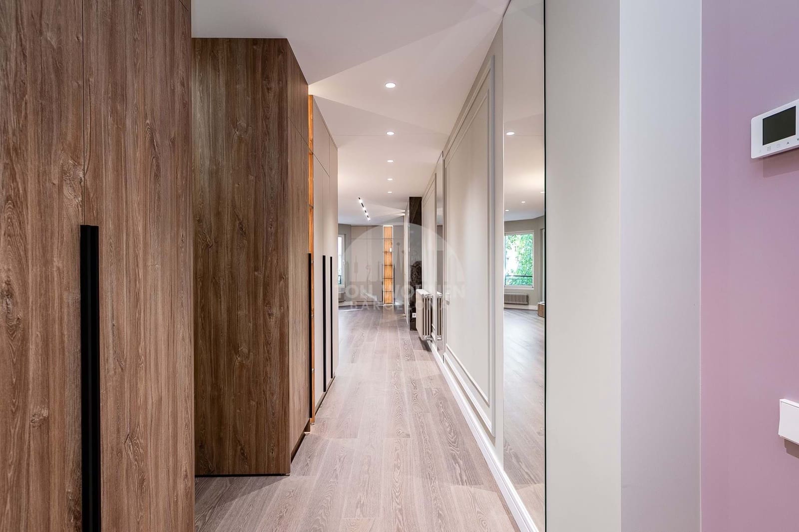 3 bedroom Apartment for sale in Barcelona city - € 1,225,000 (Ref: 9267726)