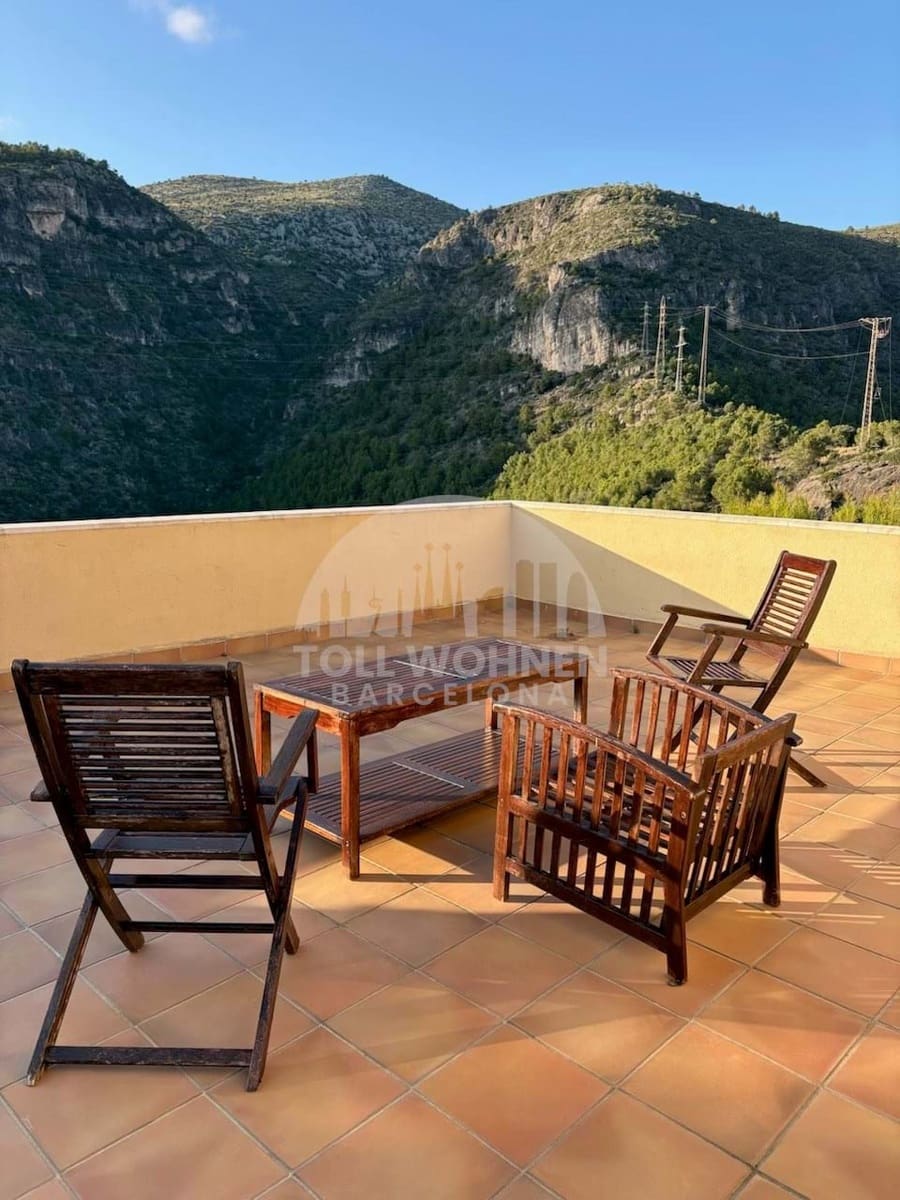 6 bedroom Townhouse for sale in Castelldefels with pool garage - € 1,250,000 (Ref: 9271839)