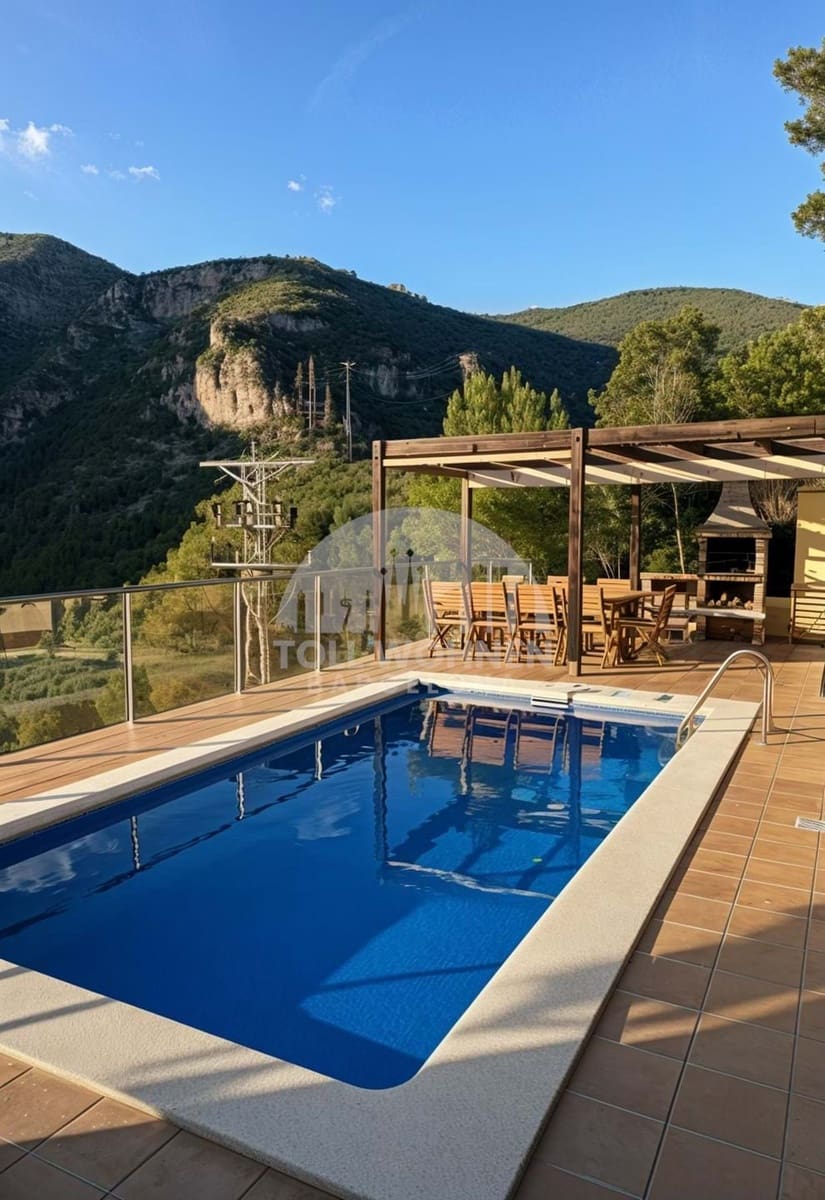 6 bedroom Townhouse for sale in Castelldefels with pool garage - € 1,250,000 (Ref: 9271839)